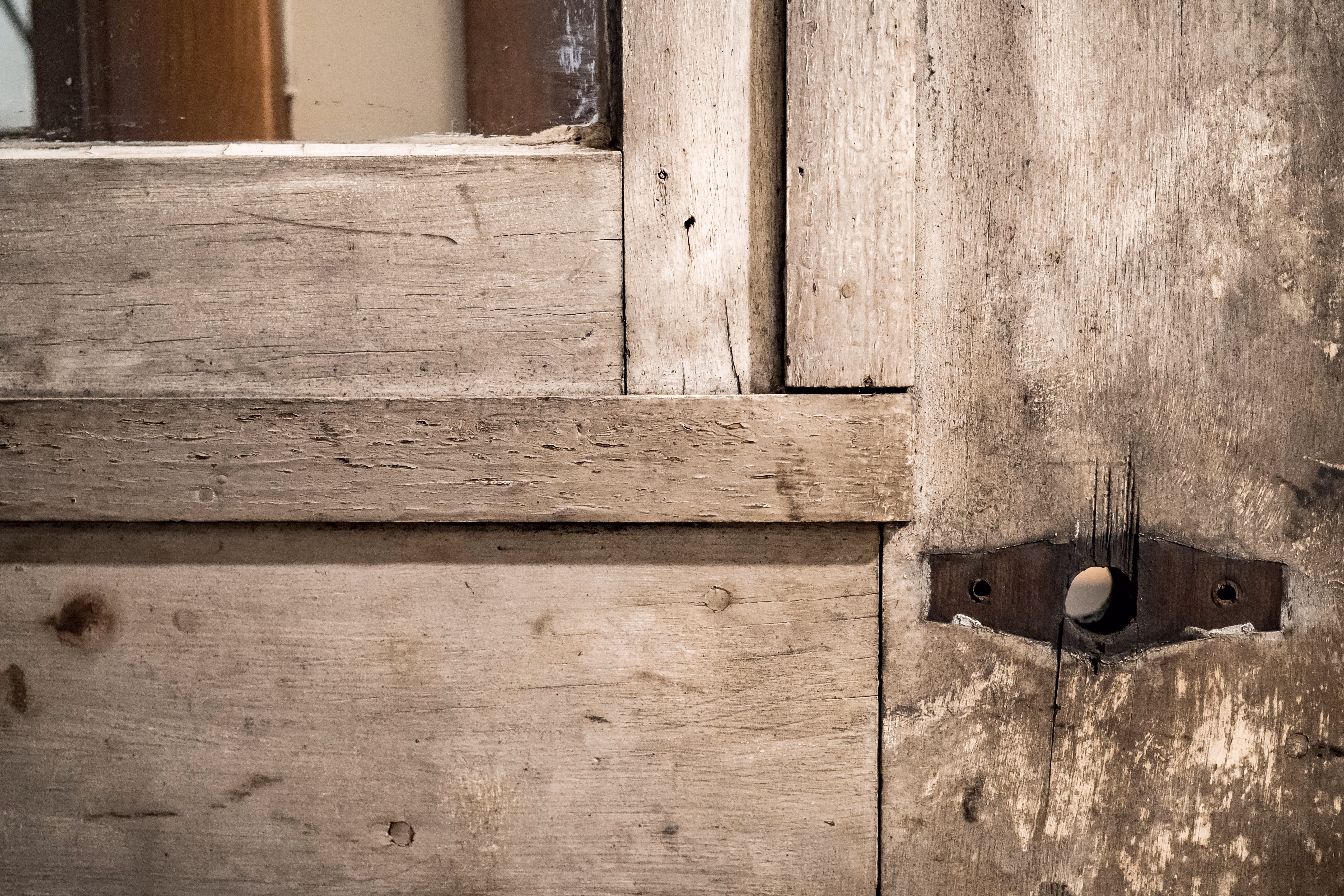 Close-up of corroded window hinges and a stripped crank handle mechanism - casement window repair NJ Close-up of corroded window hinges and a stripped crank handle mechanism - casement window repair NJ