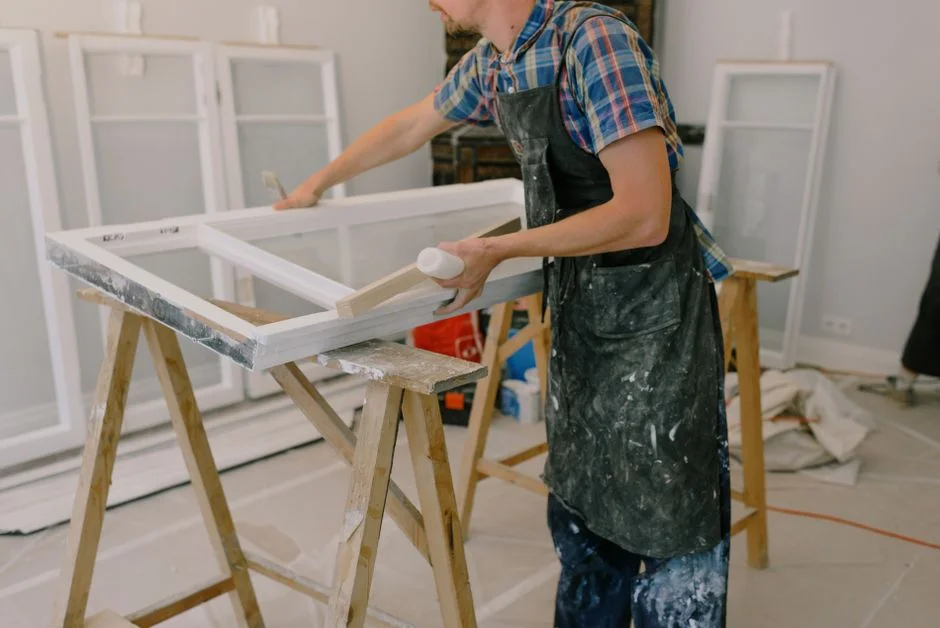 craftsman restoring a traditional window sash - old wood window replacement